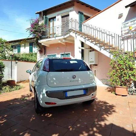 Casa Con Grande Terrazza, Ac, Wifi, Posto Auto E Vicino Al Mare Holiday home