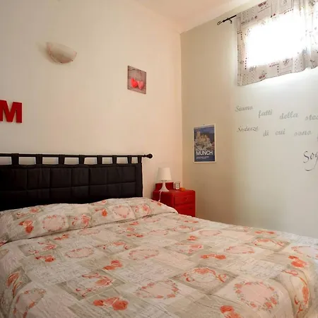 Casa de Férias Casa Con Grande Terrazza, Ac, Wifi, Posto Auto E Vicino Al Mare *