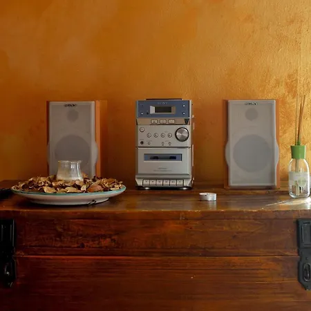 Vakantiehuis Casa Con Grande Terrazza, Ac, Wifi, Posto Auto E Vicino Al Mare Imperia