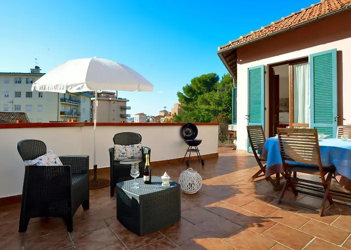 Semesterbostad Casa Con Grande Terrazza, Ac, Wifi, Posto Auto E Vicino Al Mare Imperia