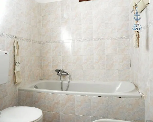 Casa Con Grande Terrazza, Ac, Wifi, Posto Auto E Vicino Al Mare * Imperia