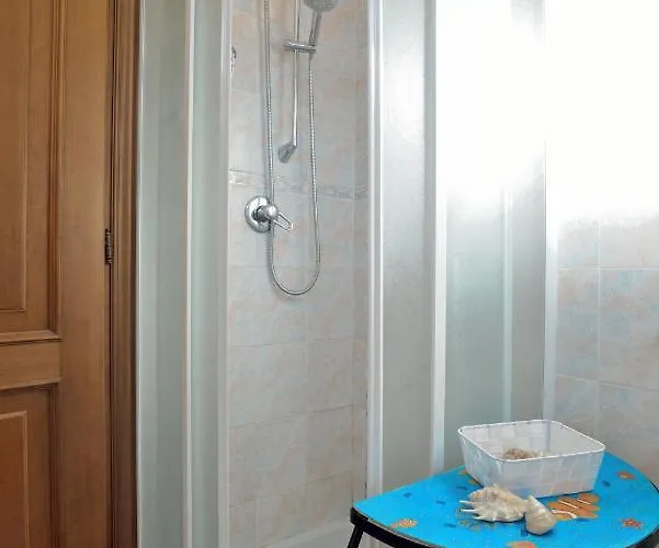 Casa Con Grande Terrazza, Ac, Wifi, Posto Auto E Vicino Al Mare * Imperia